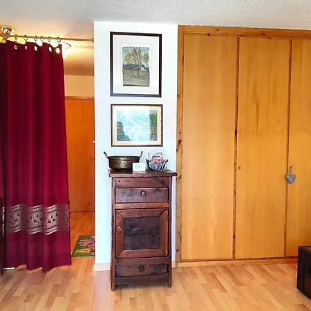 Hostdomus - Sansicario R9 Apartament *