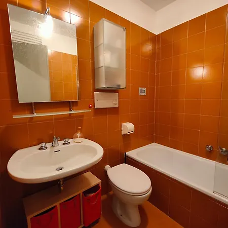 Hostdomus - Sansicario R9 *
